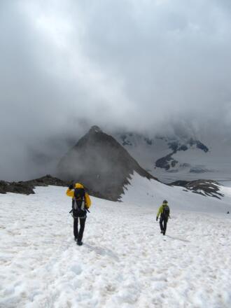 Abstieg über den Gletscher