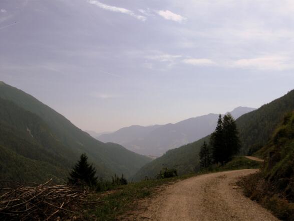 Rückblick übers Vomper Loch.