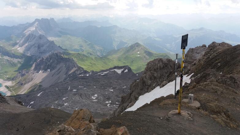 Grenzübergangsschild Österreich / Schweiz, ca. 2870, Richtung Totalphütte .
