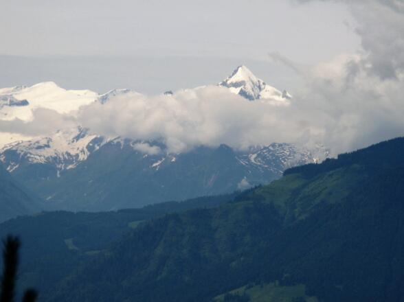 mit Blick auf die Hohen Tauern