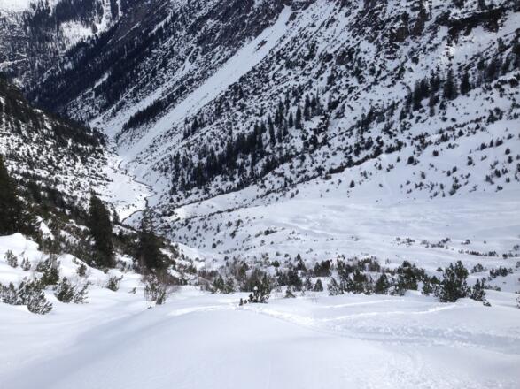 Mit Blick zurück ins Tal