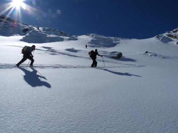 Steil ist der Anstieg über den zweiten Abschnitt des Malgrüblerkars.