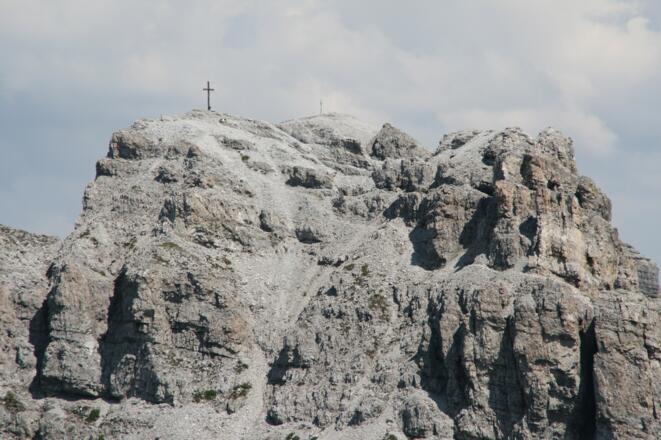 Blick von der Hochtennspitze auf Malgruben- und Marchreisenspitze.