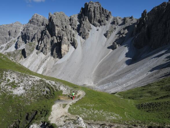 ... wir queren das Kar zum Widdersbergsattel ...