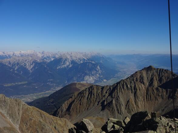 Am Gipfel - Blick nach Innsbruck
