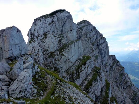 Die "Truhe" (Bildmitte) ist noch ein markanter Wegpunkt vor dem Ulrichshorn.