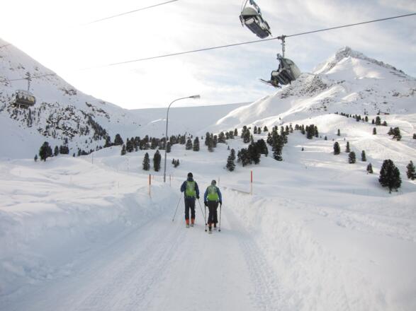 Gemütlicher Start auf der Rodelbahn zum Graf-Ferdinand-Haus.