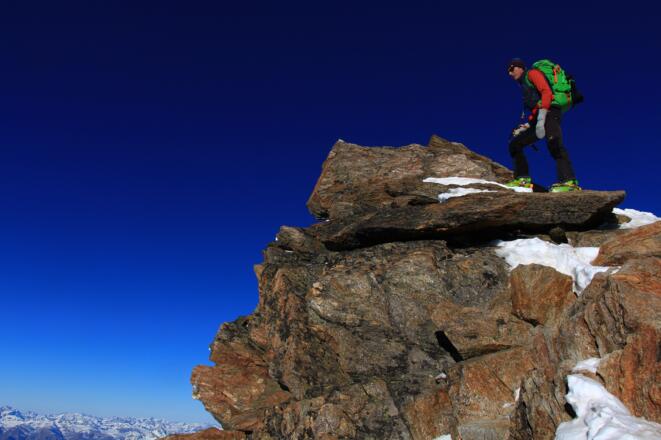 Am kurzen Felsgrat zum Gipfel