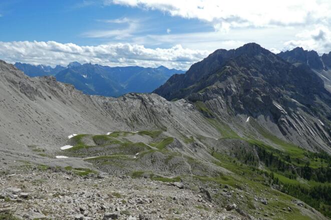 Zochenpass (Mitte) und Weittalspitze (rechts)
