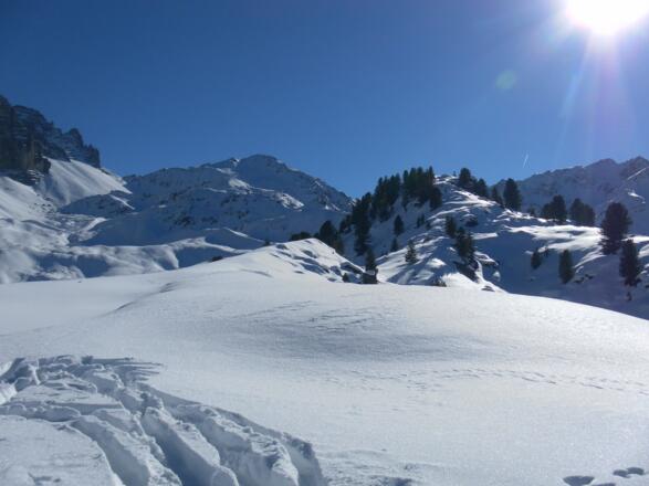 links vom Sonntagsköpfl der Gamskogel