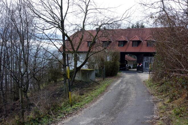 600m vor Hof rechts ab (Ziehweg)