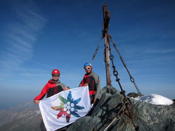 Das Team alpenvereinaktiv.com erreicht über den Lammergrat den Großglocknergipfel.