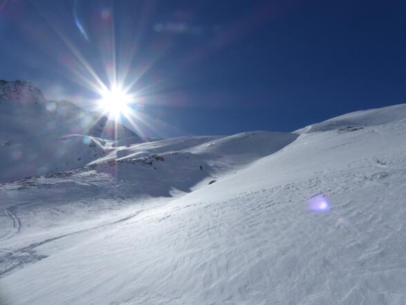 Der Steilhang vor dem Talboden bietet oft herrlichen Pulver, ist aber nicht ganz ungefährlich.