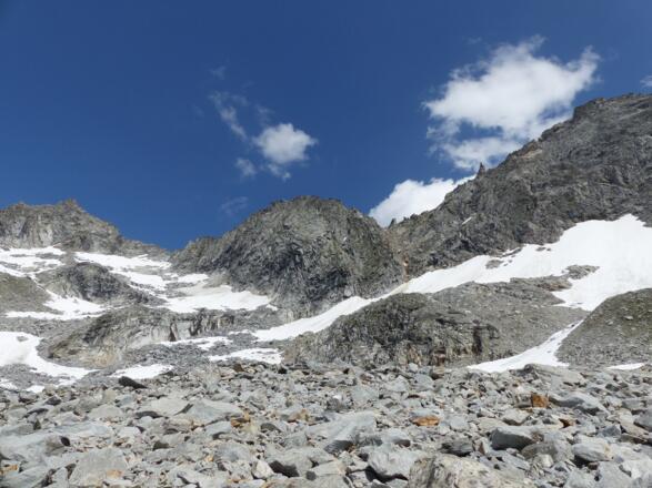 Blick zurück zur Richterspitze (Mitte).