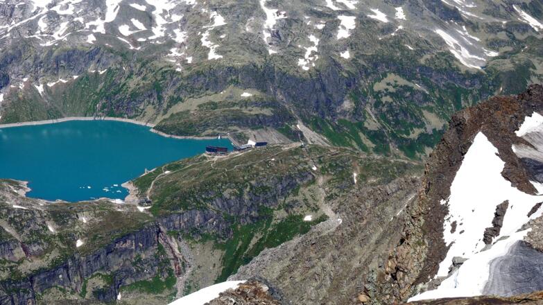 Tiefblick zur Rudolfshütte mit Weißsee