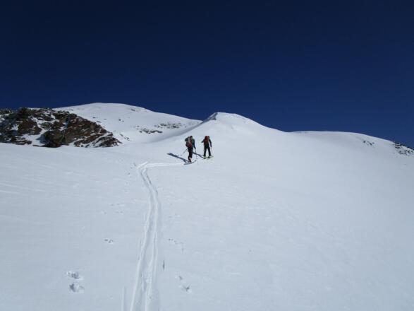 am Rücken entlang zum Hohen Eis