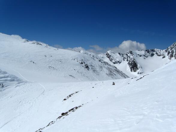 Etwas oberhalb des Daunjochs kommt man an und kann entweder zu Fuß ...