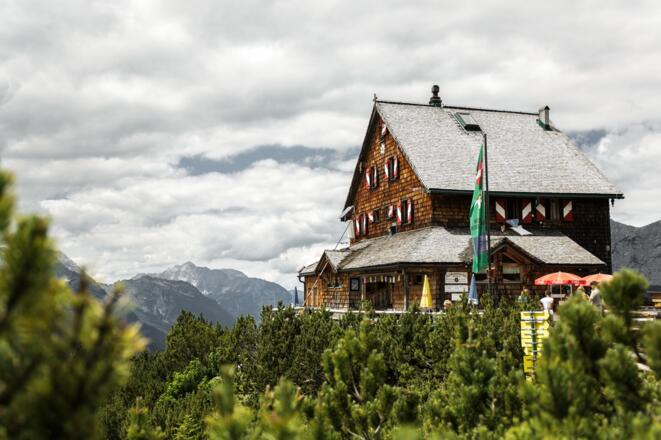 Blick auf die Peter-Wiechenthaler-Hütte