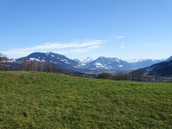 Blick ins Vorarlberger Oberland, hinten die Rote Wand