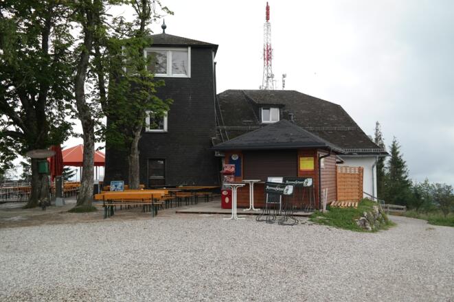Das Gasthaus am Grünberg lädt gerne zur Rast ein.