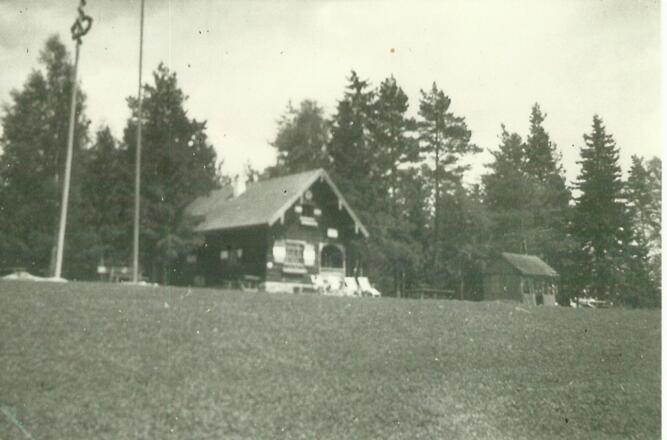 Braunberghütte mit Hiashütte (rechts) 1953