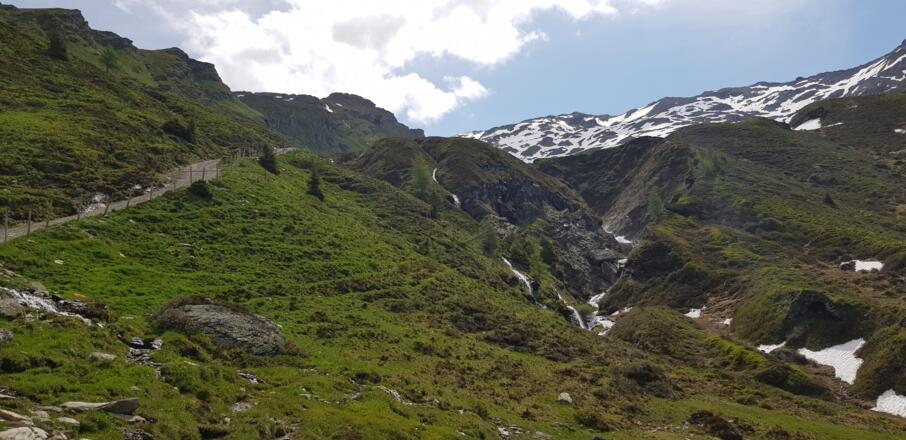 Kurz weiter entlang der Forststraße