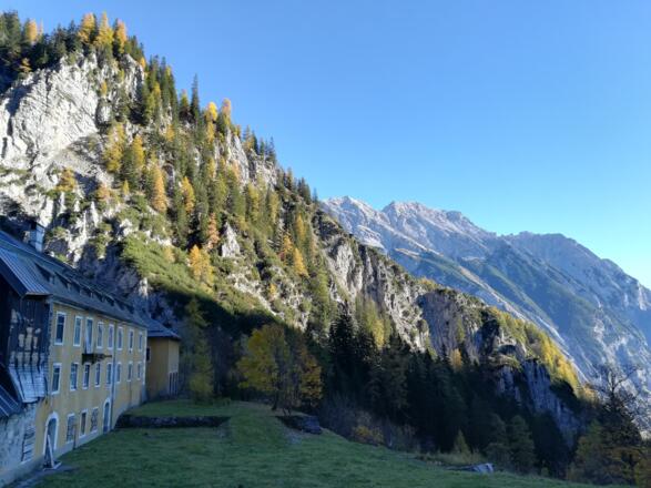 Herrenhäuser im Halltal