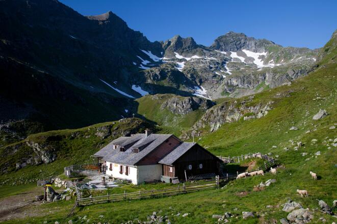 Landawirseehütte & Scharnock (rechts hinten)