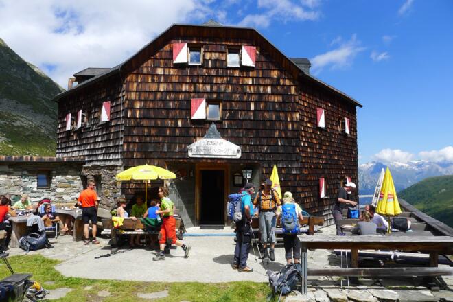 Rast an der Lasörlinghütte
