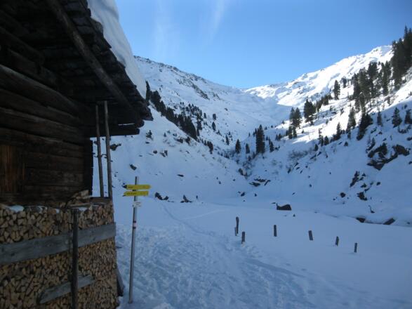 Vorbei an der Frommalm