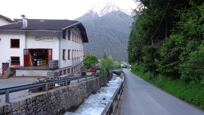 Nach der Firma Span rechts weg zur Schlick 2000 Talstation.