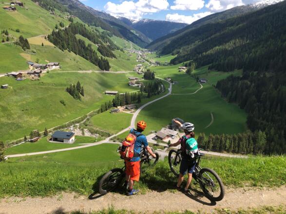 Peststeig mit Blick ins Villgratental