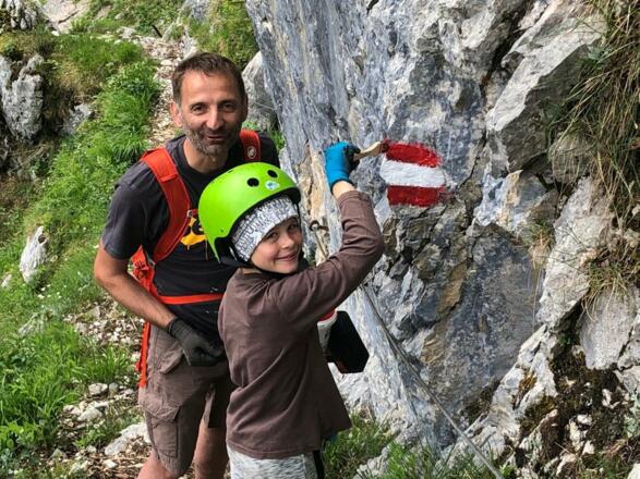Der jüngste Wegsanierer ist voll im Einsatz...