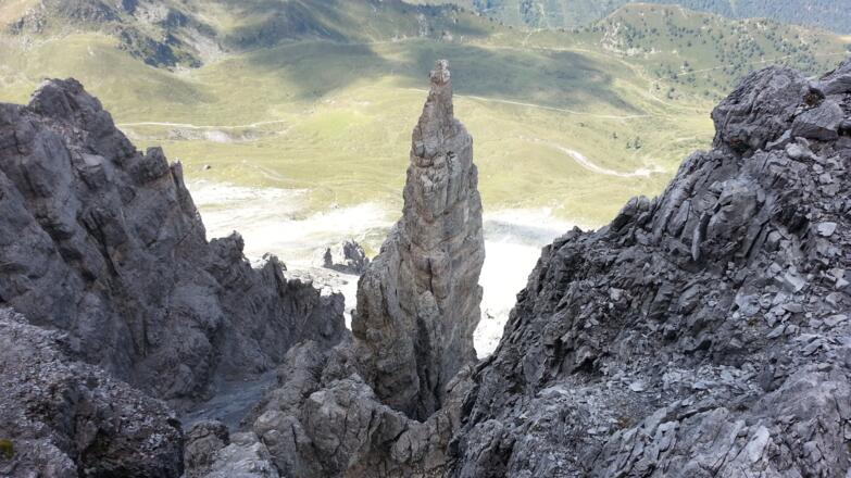 Nicht nur die Gletscher werden kleiner auch die Kalkkögel. Am Abstieg kann man das zerbrökeln gut erkennen.