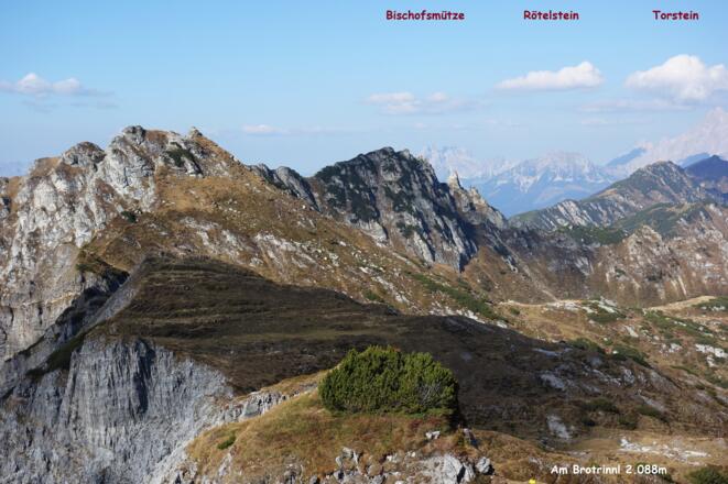 Blick vom Grat 2100m zum Brotrinnl (Talabstieg)