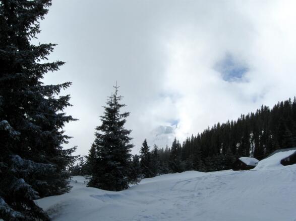 Ein Aufstieg etwas abseits des Pistenrummels ist möglich.