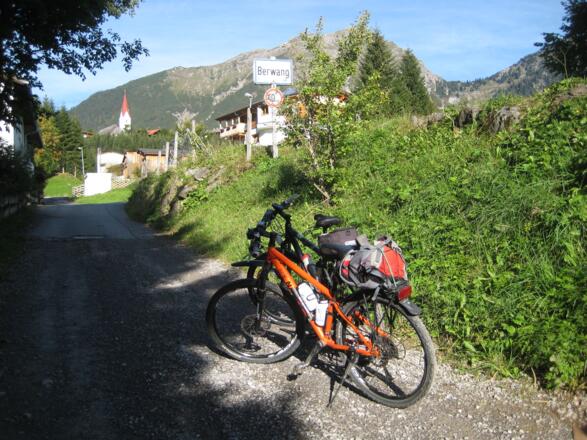 BERWANG mit Blick auf den THANELLER (Südseite)