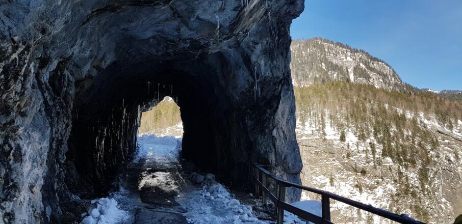 unmittelbar bei der Talstation der Materialseilbahn zum Wiesberghaus. weiter gehts in die andere Richtung.