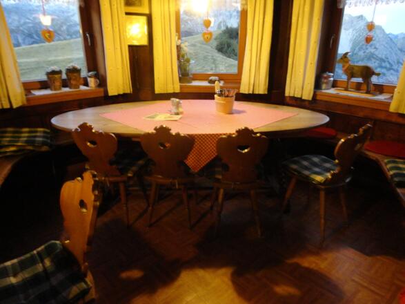 Erkertisch in der Gaststube