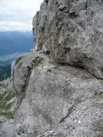 Anstieg keiner Solstein, Querung auf einem schmalen Band