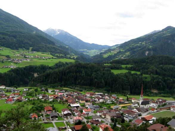Panoramablick über Karres.