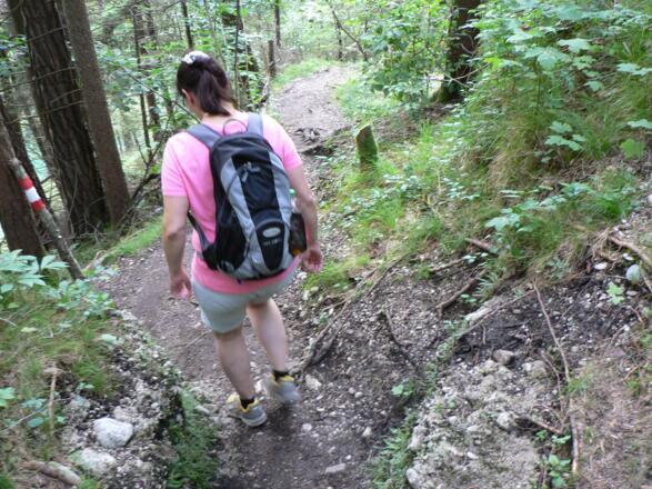 ...dann hinunter zum Fluss