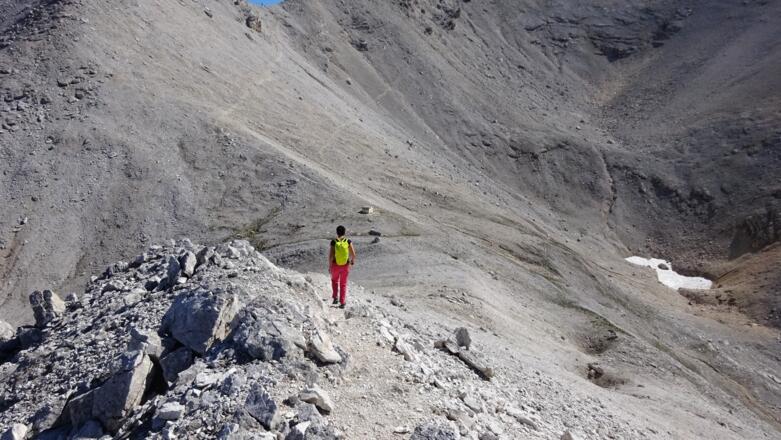 Über den Ostrücken der Breitgrießkar-Spitze führt der Weg abwärts zum ...