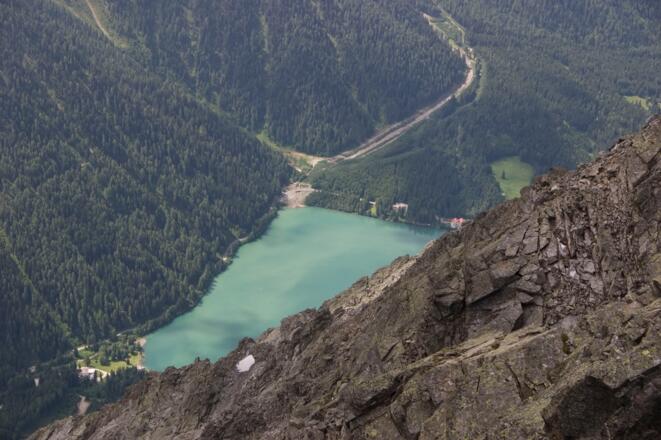 Tiefblick zum Antholzer See