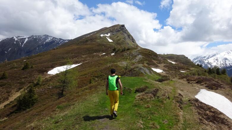 ... direkt auf den Gipfel zu, erreichen wir ...