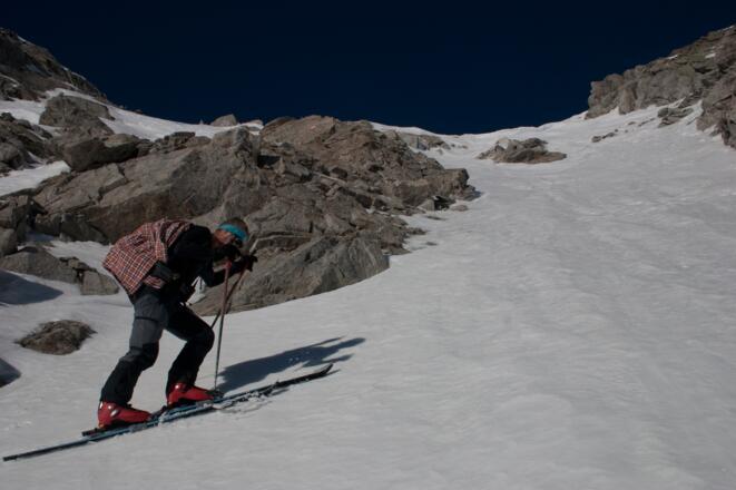 Gegen dem Ende der Scharte wird es gehörig steil