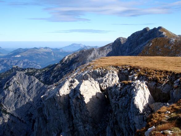 Hochkogel 2281 m mit Blick zum Tirolerkogel