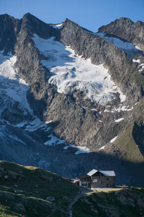 Birnlückenhütte, hinten die Hängegletscher vom Hohen Rosshuf