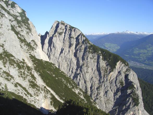 Hüttenspitz und Wechselscharte vom Steig zur Bettelwurfhütte aus gesehen.