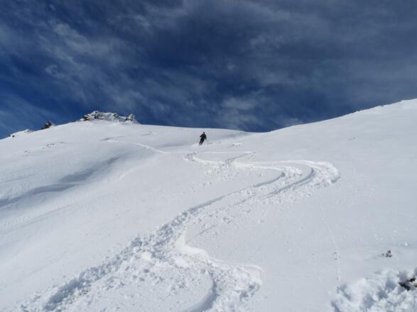 Sanfte Hänge wechseln immer wieder mit attraktiven Skihängen ab.